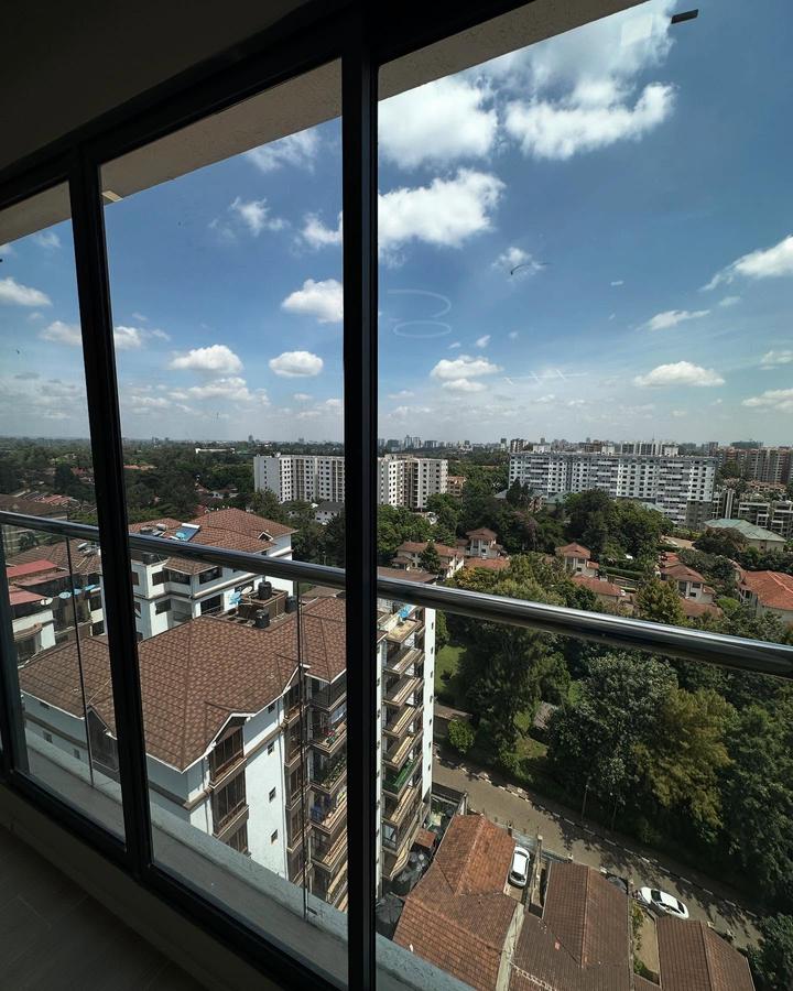 1 Bed Apartment with En Suite in Lavington - 2