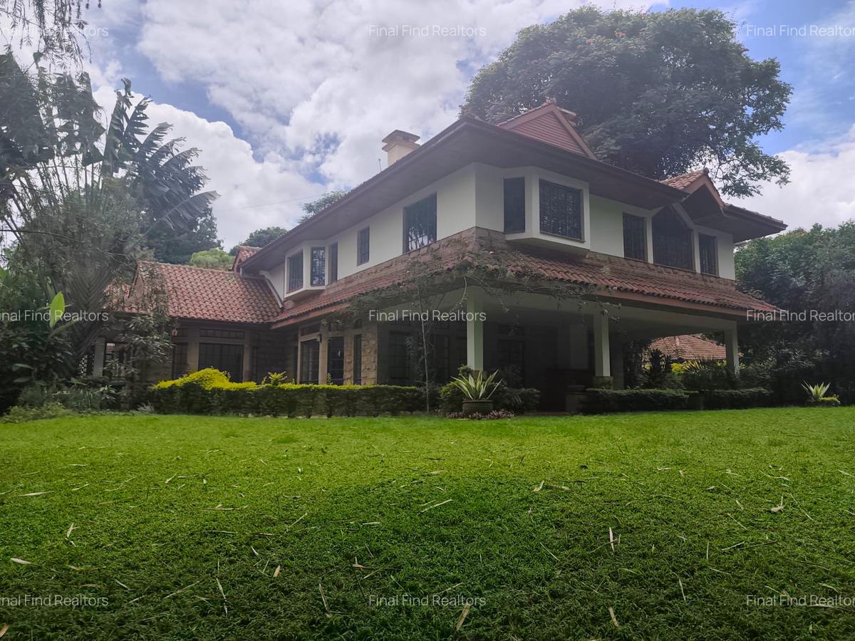 5 Bed Townhouse with Swimming Pool in Rosslyn - 2