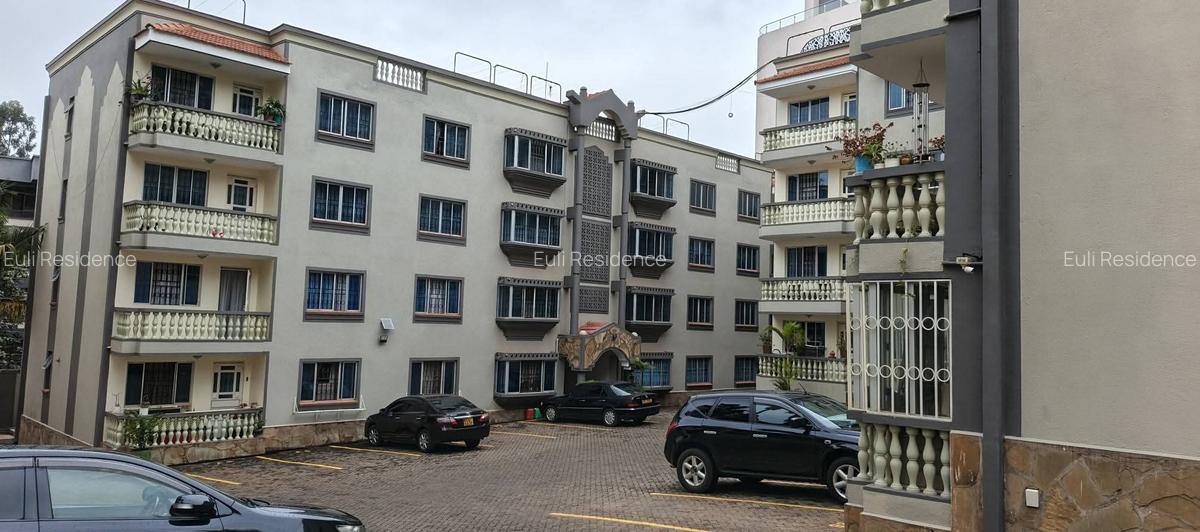 3 Bed Apartment with En Suite at Lantana Rd - 18