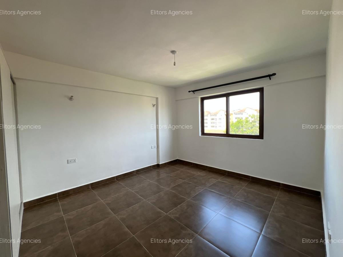 1 Bed Apartment with En Suite at Lantana Road - 9