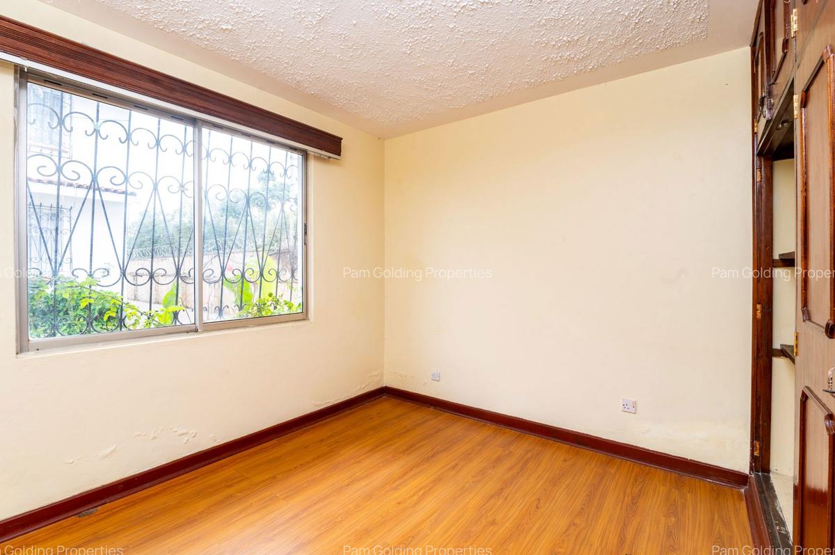 5 Bed Townhouse with En Suite at Ring Road - 7