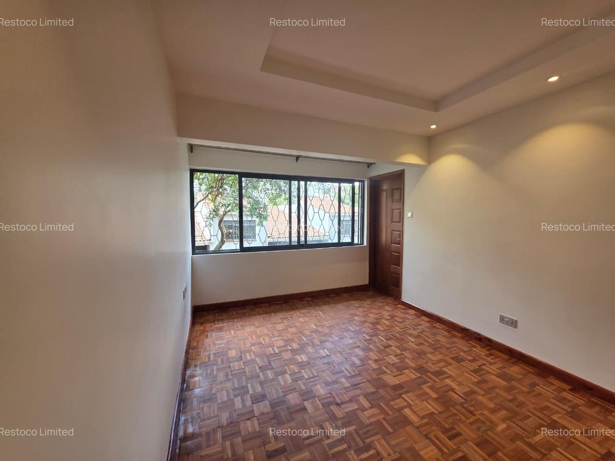 4 Bed Townhouse with Garden at Lantana Road - 4