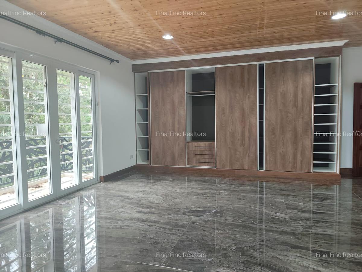 6 Bed Townhouse with Backup Generator in Rosslyn - 16