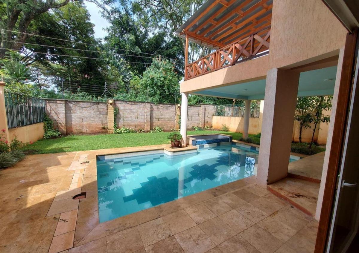 5 Bed Townhouse with En Suite at Lavington - 4