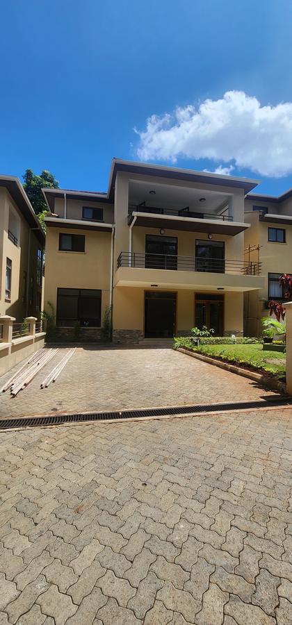 5 Bed Townhouse with En Suite in Lavington - 17