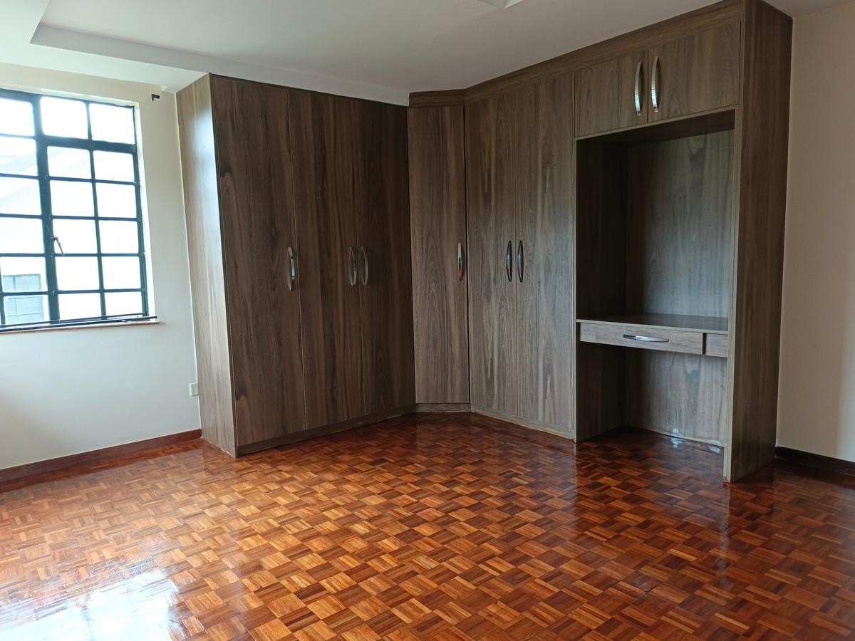 4 Bed Townhouse with En Suite in Kitisuru - 12