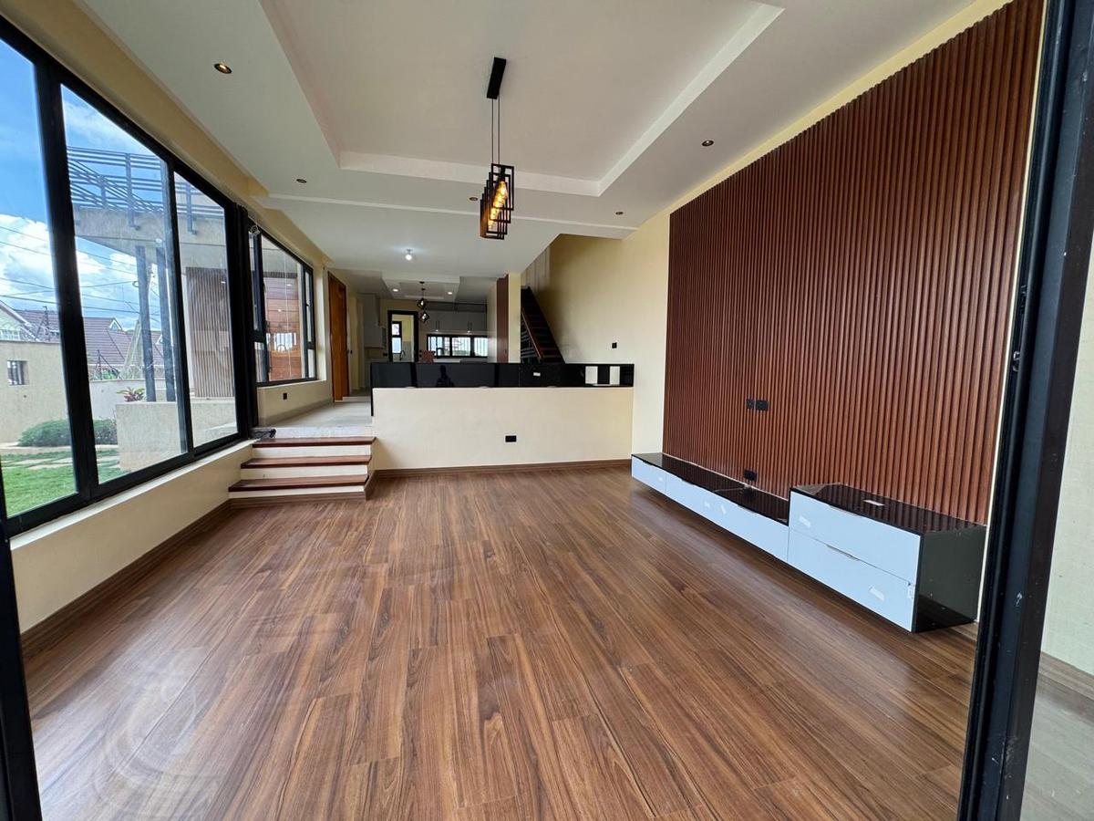 4 Bed Townhouse with En Suite at Membley Estate - 10