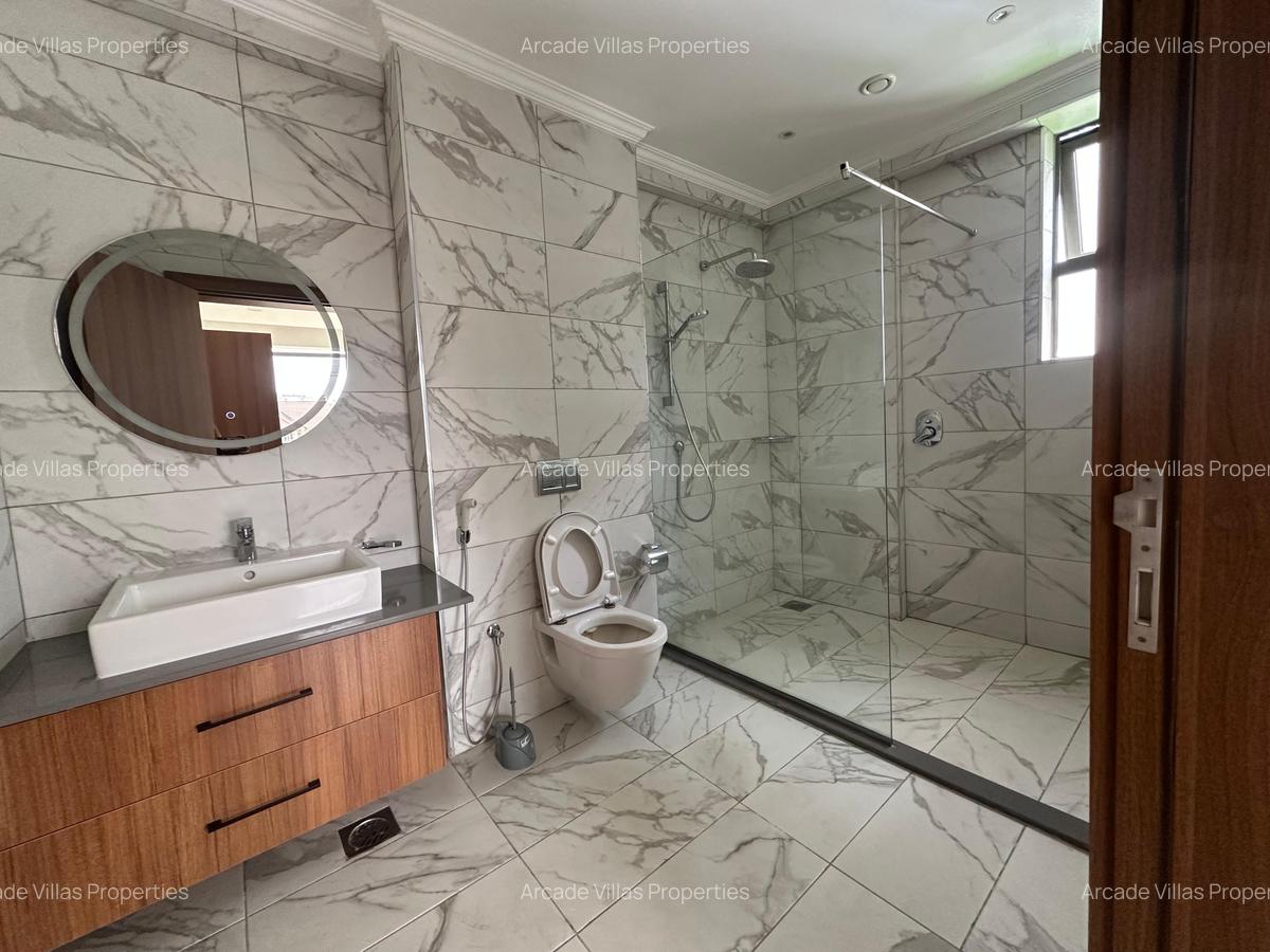 3 Bed Apartment with En Suite in Westlands Area - 14