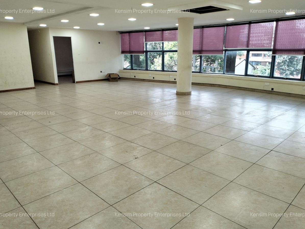 3,600 ft² Commercial Property with Service Charge Included in Westlands Area - 1