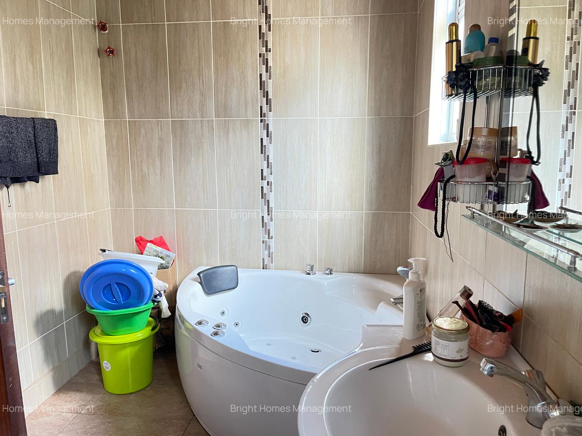 5 Bed Townhouse with En Suite in Lavington - 14