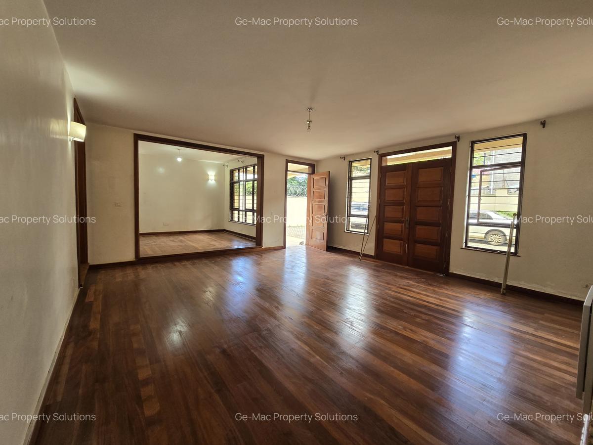 5 Bed Townhouse with En Suite in Lavington - 6