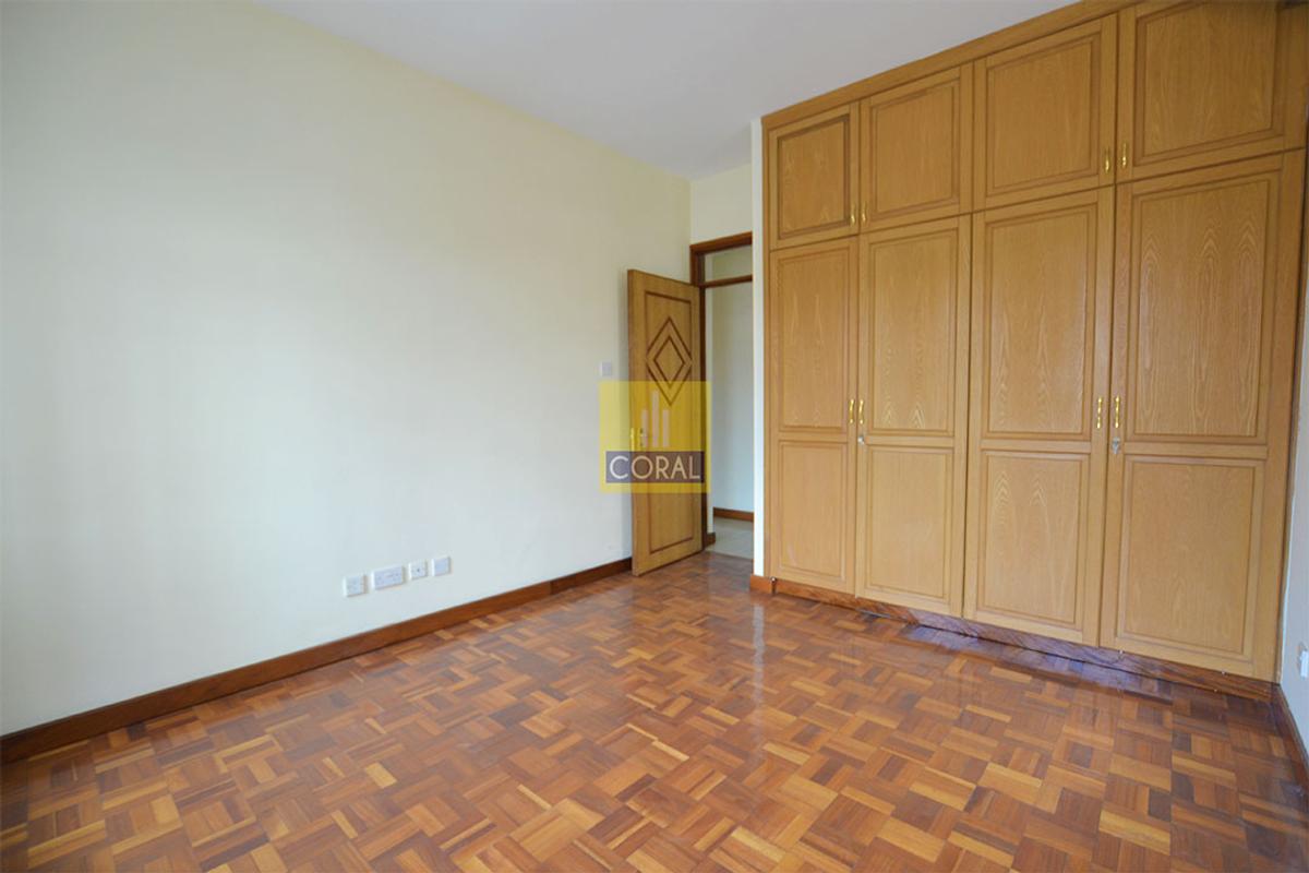 3 Bed Apartment with Parking in Brookside - 15