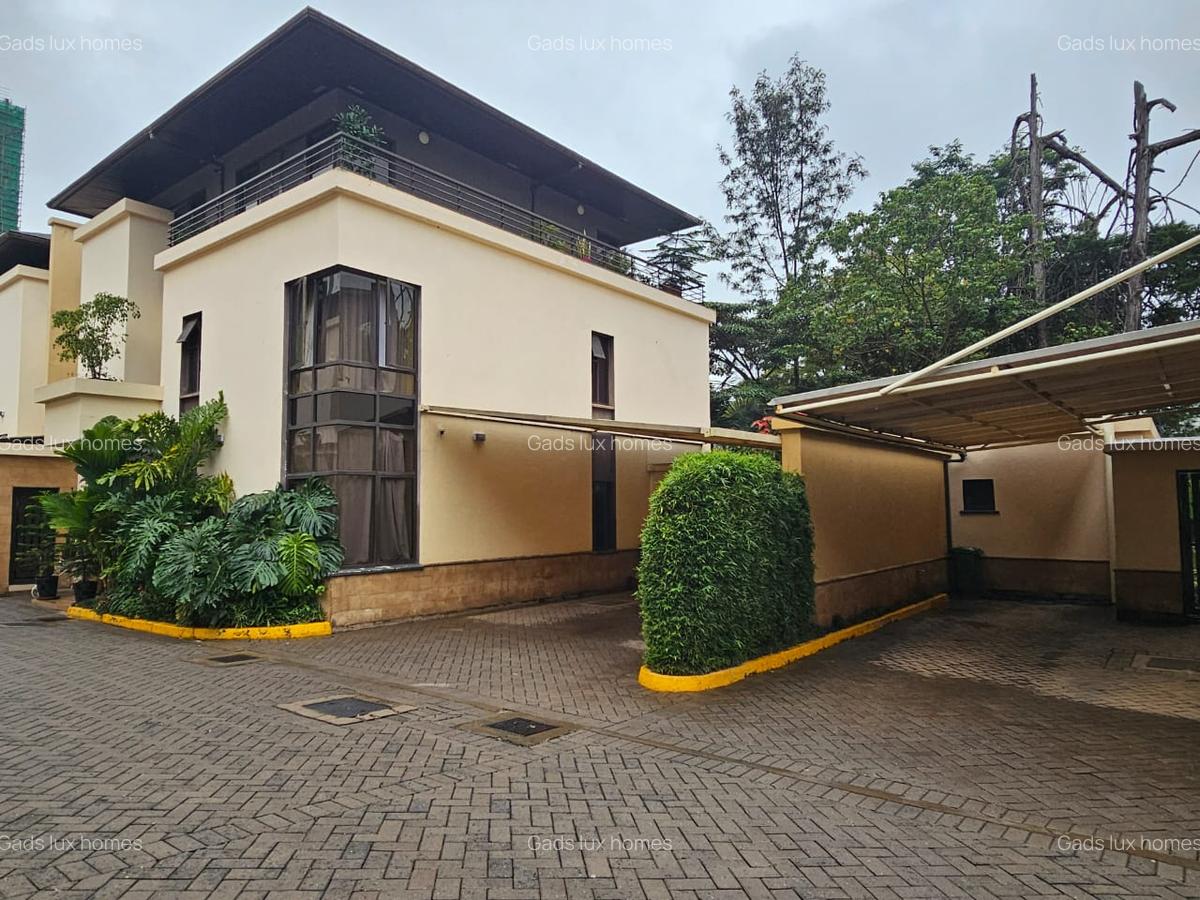 4 Bed Villa with En Suite at Kaputei - 1