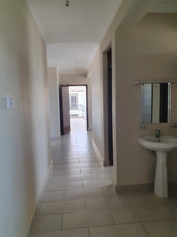 4 Bed Townhouse with En Suite in Kitengela - 6