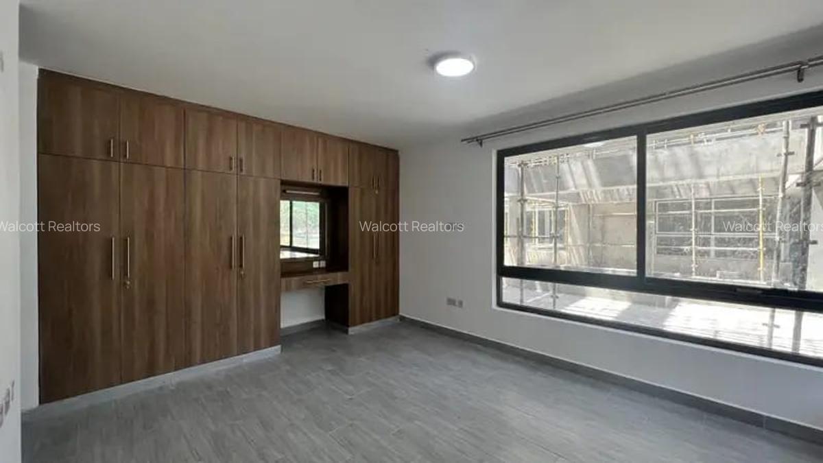 2 Bed Apartment with En Suite in Lavington - 8