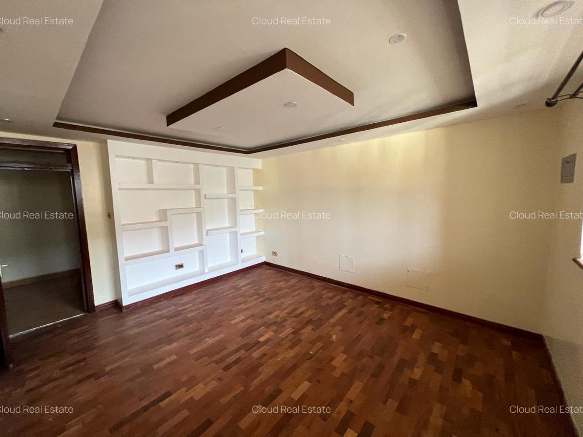 8 Bed House with Staff Quarters in Runda - 10