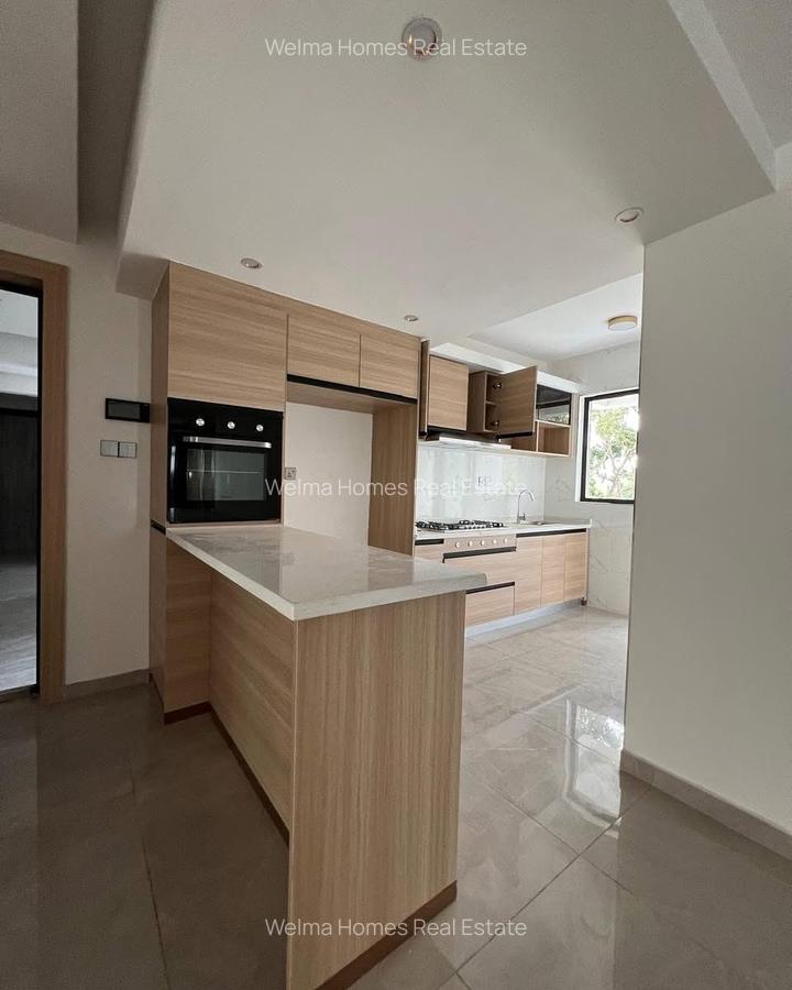 3 Bed Apartment with En Suite in Riverside - 7