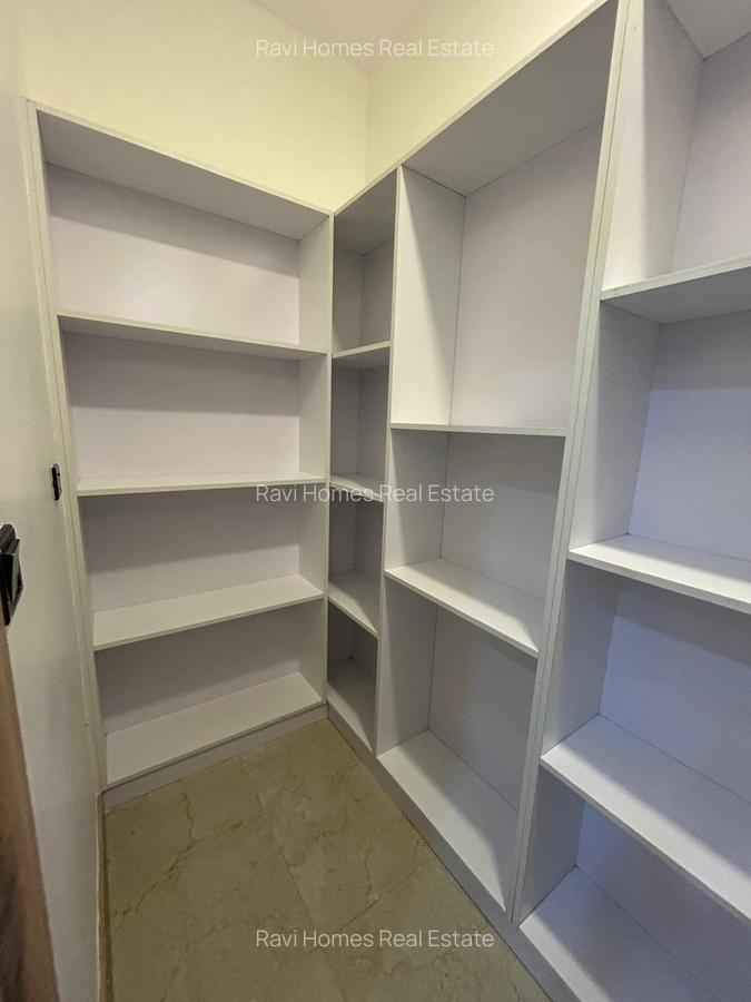 4 Bed Apartment with En Suite in Spring Valley - 19