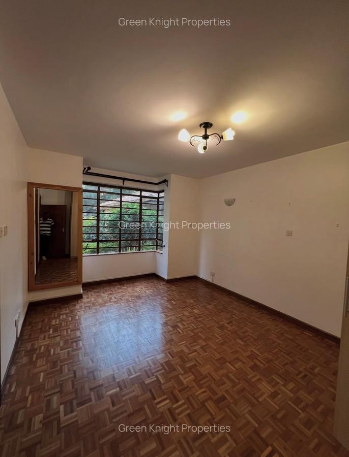 4 Bed Townhouse with En Suite in Lavington - 10
