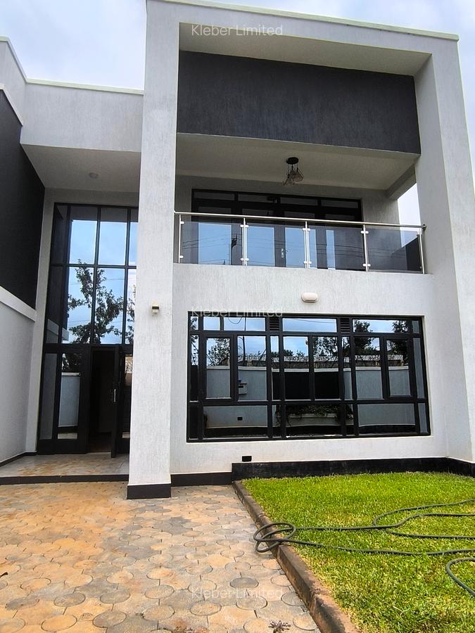 5 Bed Villa with En Suite in Ruiru - 1