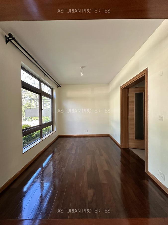 4 Bed Townhouse with En Suite in Lavington - 1