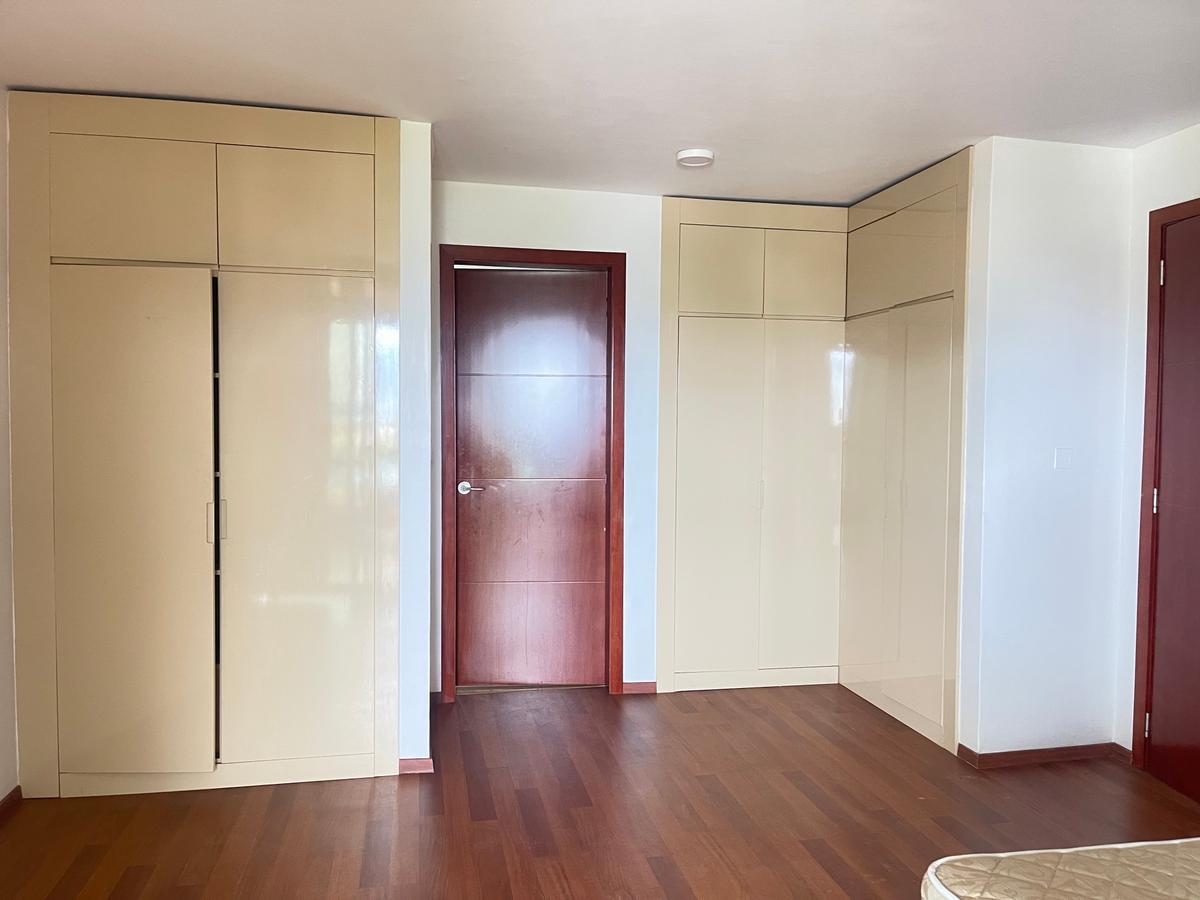 3 Bed Apartment with Swimming Pool in Parklands - 14