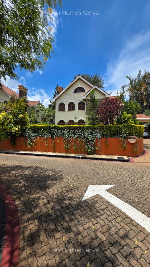 4 Bed Townhouse with En Suite at Lavington Green - 16