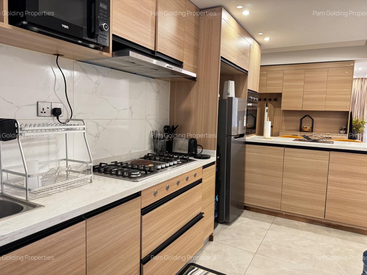 3 Bed Apartment with En Suite in Riverside - 5