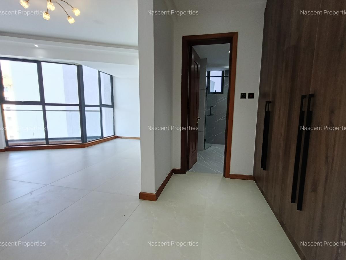 3 Bed Apartment with En Suite in Riverside - 20