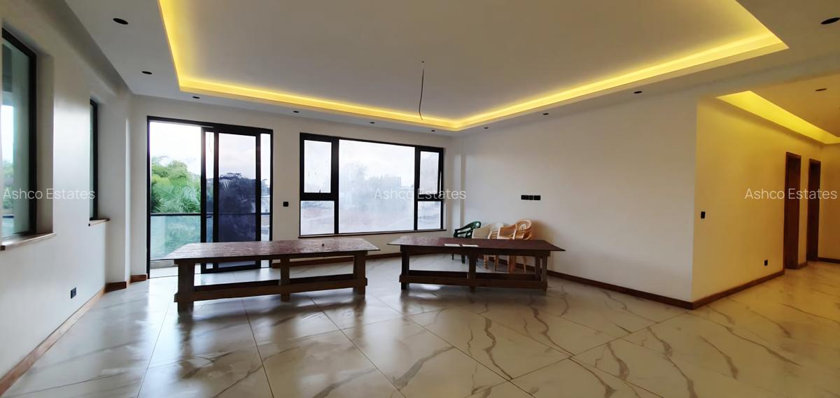 4 Bed Apartment with En Suite in Spring Valley - 2