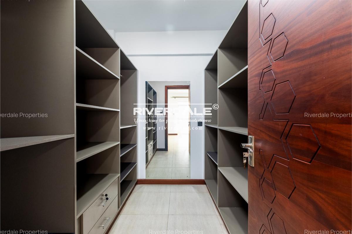4 Bed Apartment with En Suite in General Mathenge - 13