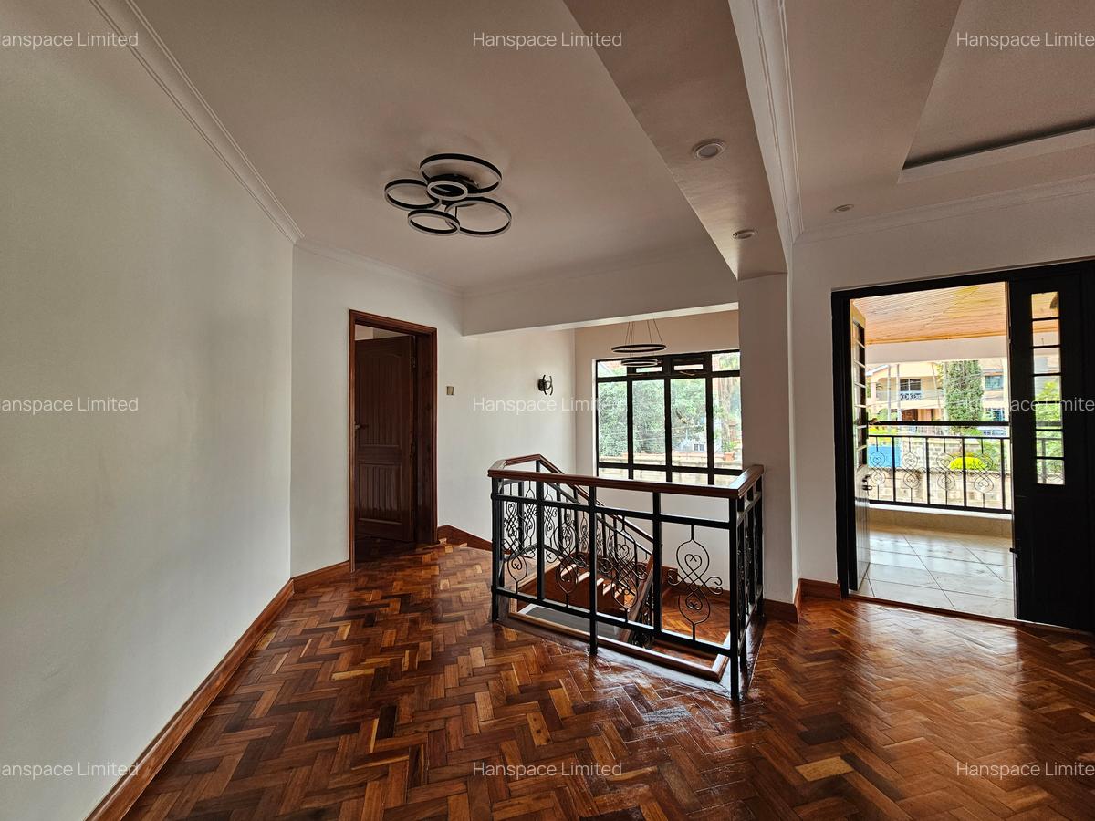 5 Bed Villa with En Suite in Runda - 8