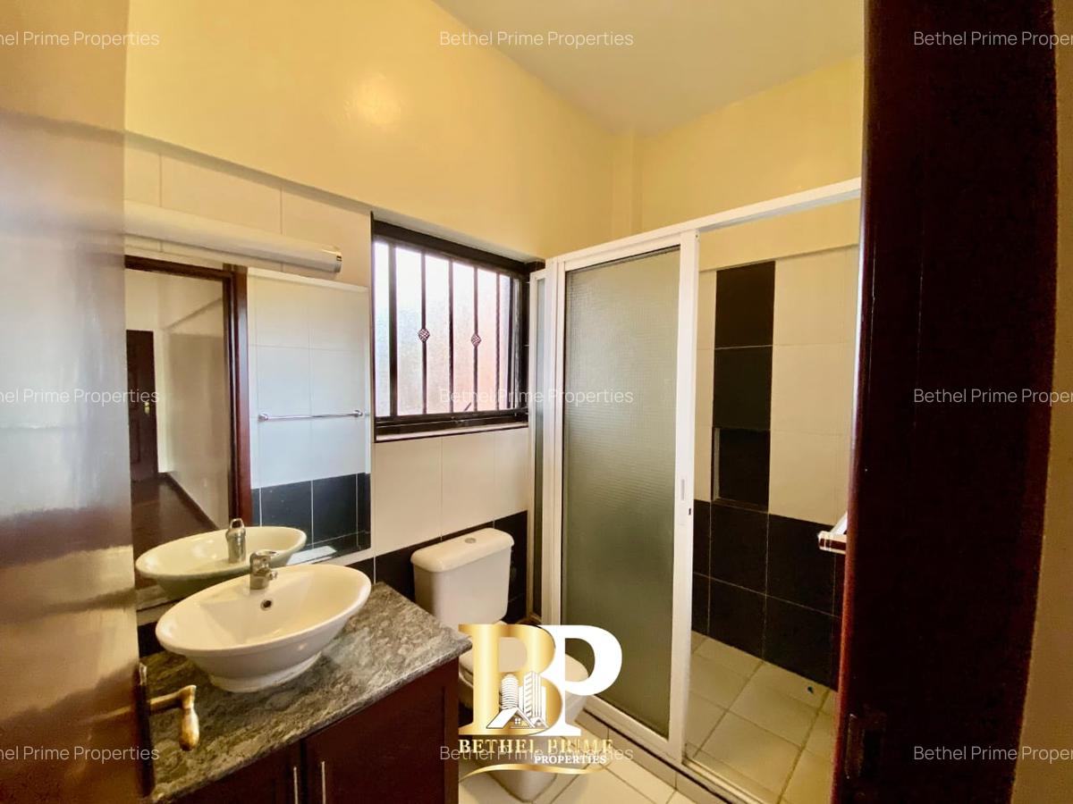 4 Bed Apartment with En Suite in Brookside - 7