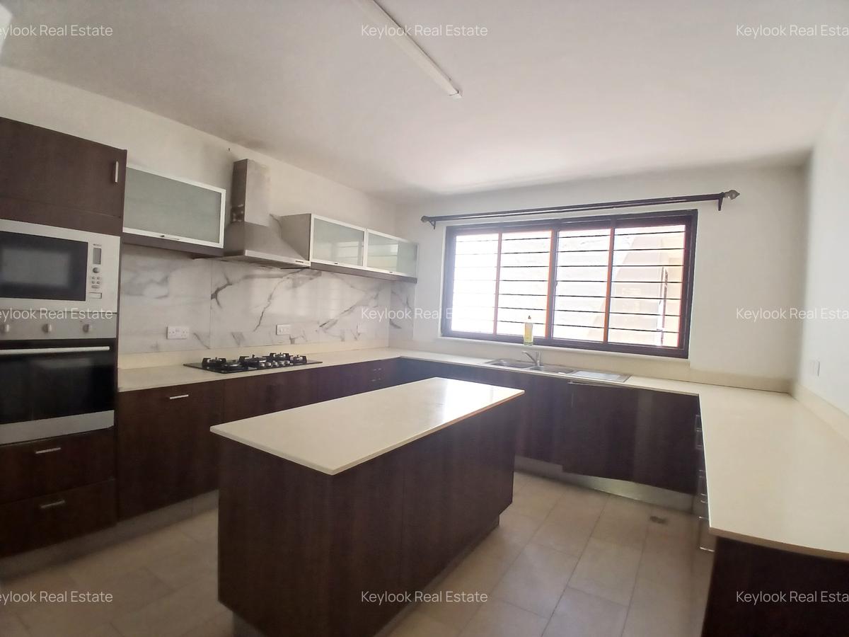 5 Bed Townhouse with En Suite at Lavington Green - 6