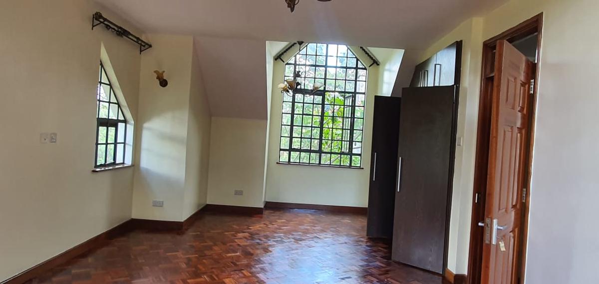 4 Bed Townhouse with En Suite in Lavington - 17