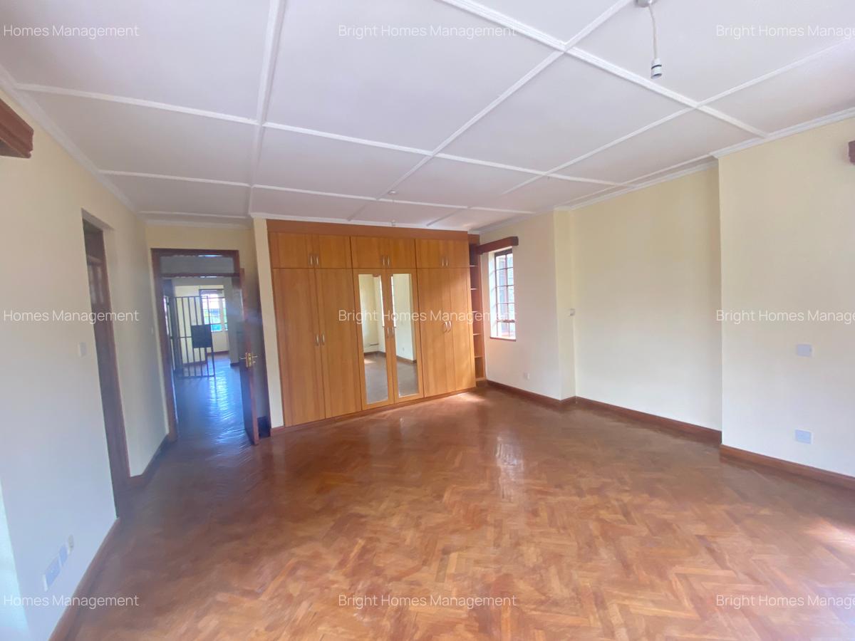 5 Bed Townhouse with En Suite in Lavington - 10