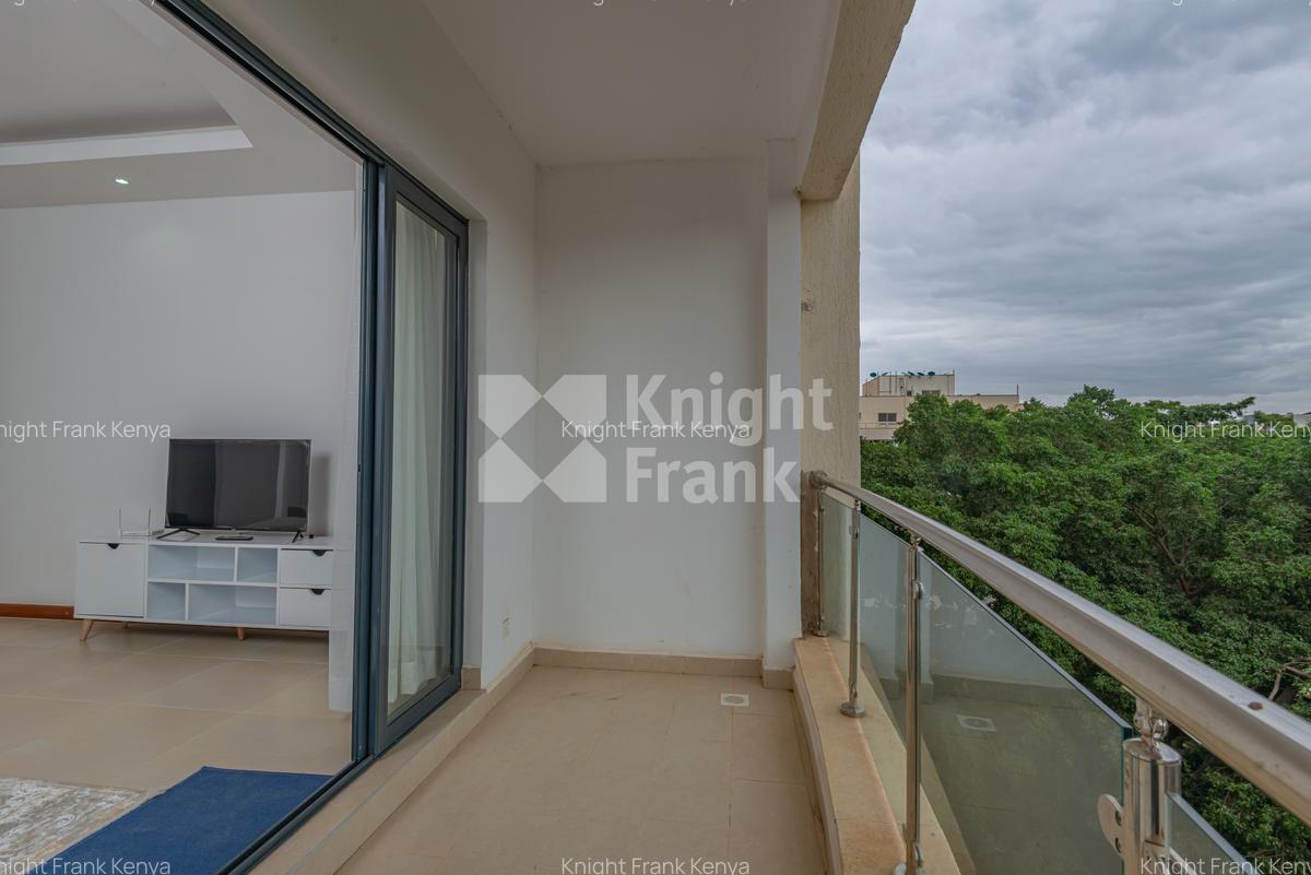 Serviced 2 Bed Apartment with En Suite at Lantana Road - 5