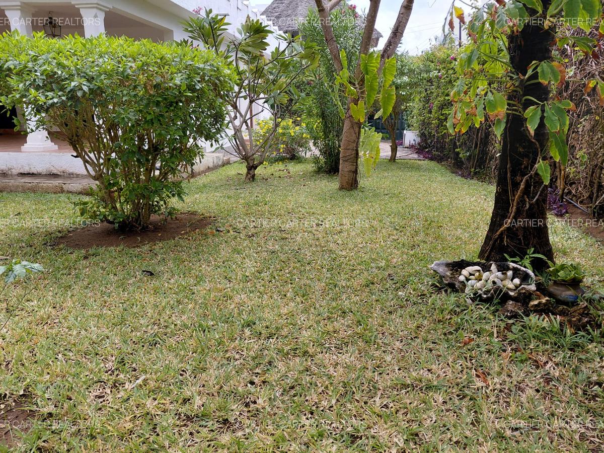 4 Bed Villa with En Suite in Watamu - 8