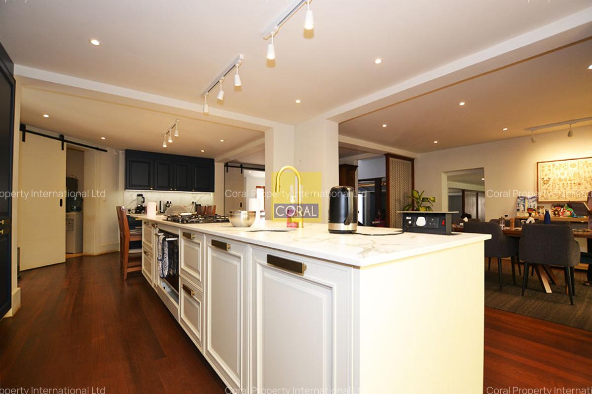 4 Bed House in Nyari - 11
