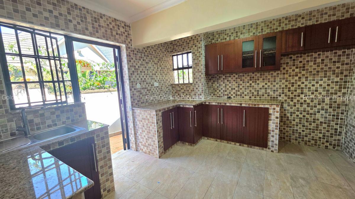 3 Bed House with En Suite in Karen - 7