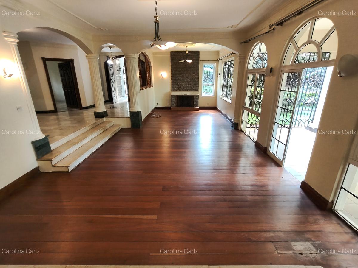 4 Bed House with En Suite at Hill View - 6