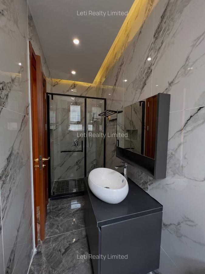 6 Bed Townhouse with En Suite in Lavington - 15