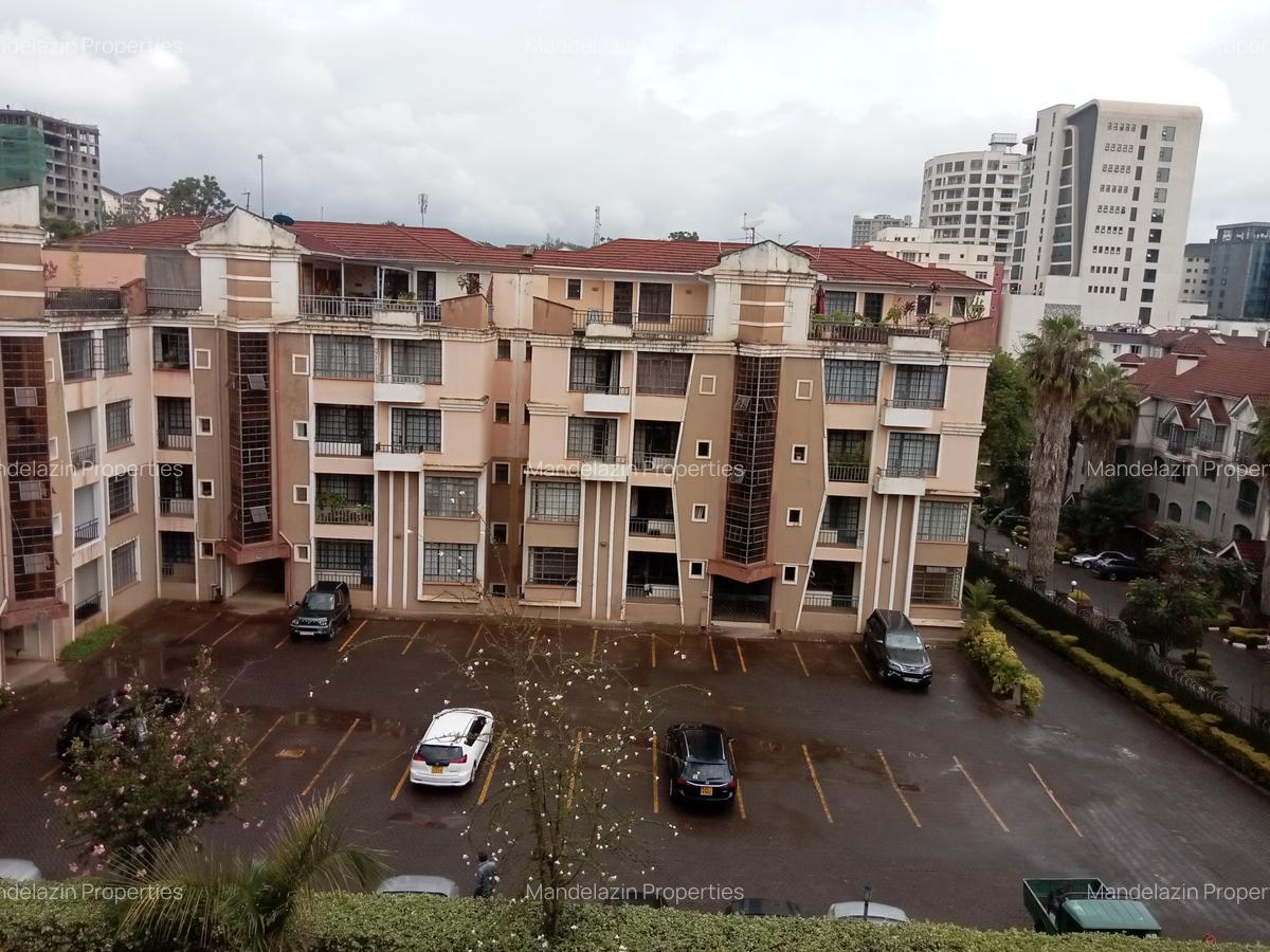 2 Bed Apartment with En Suite at Riverside Drive - 18