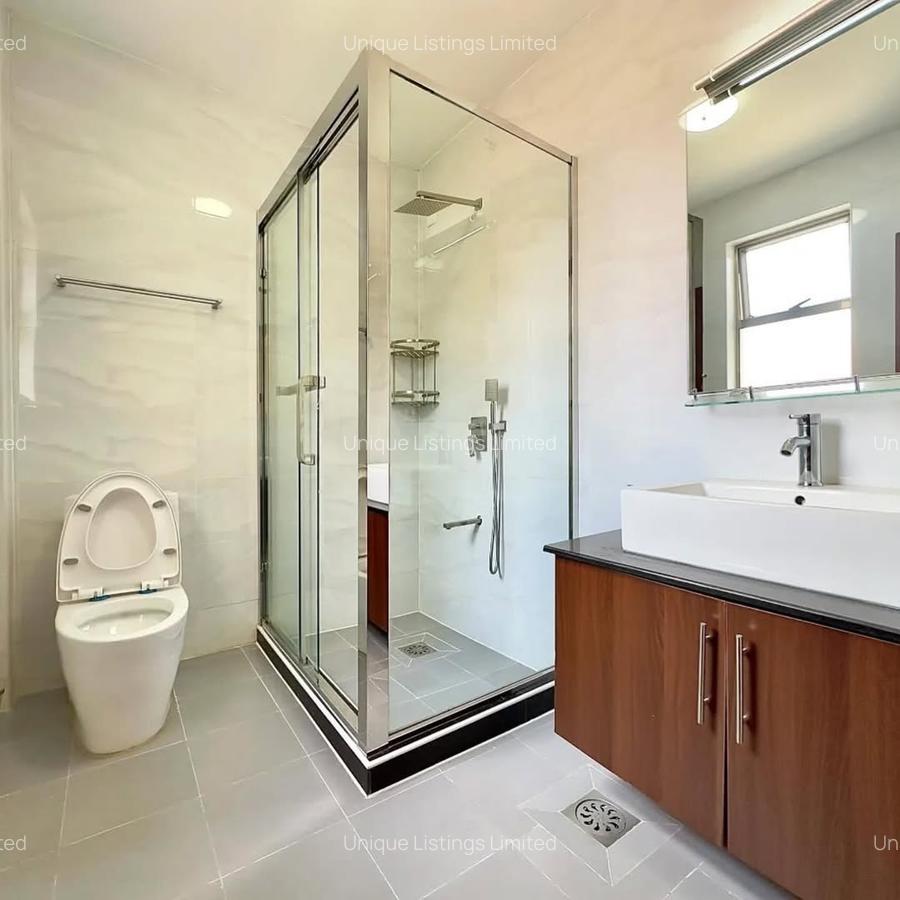 5 Bed Townhouse with En Suite in Lavington - 10