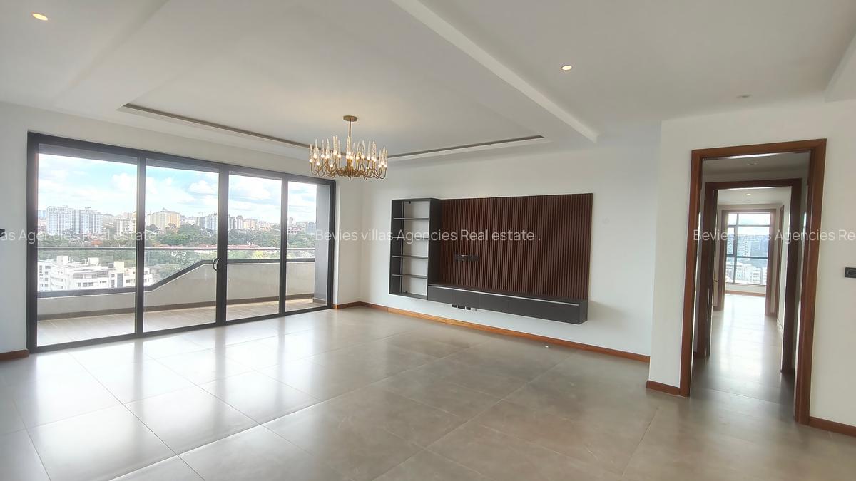 Serviced 4 Bed Apartment with En Suite at Riverside - 10