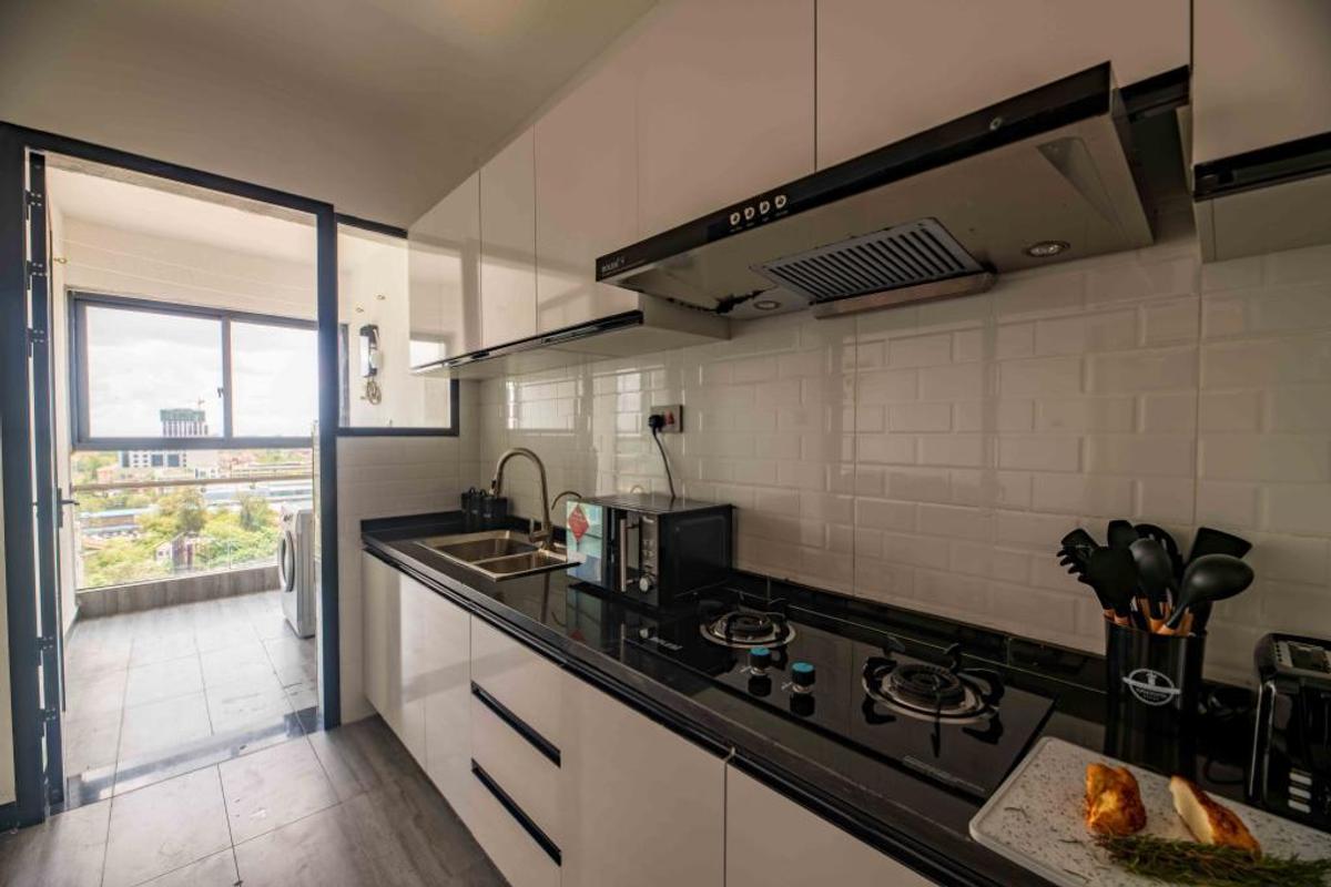 Serviced 2 Bed Apartment with En Suite at 234 - 8