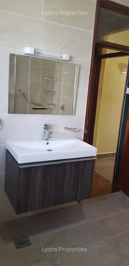 4 Bed Townhouse with Gym in Ongata Rongai - 9