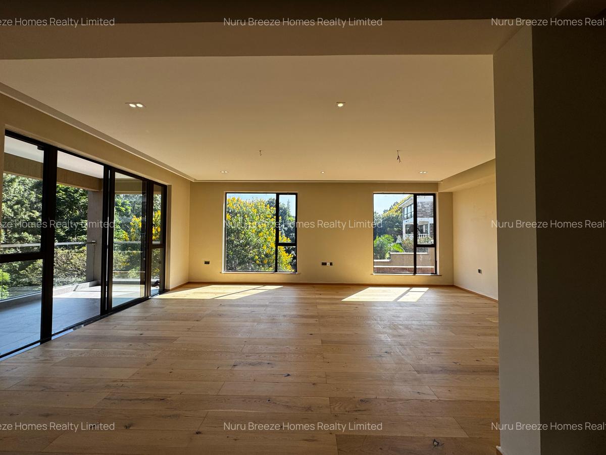 6 Bed House with En Suite in Nyari - 2