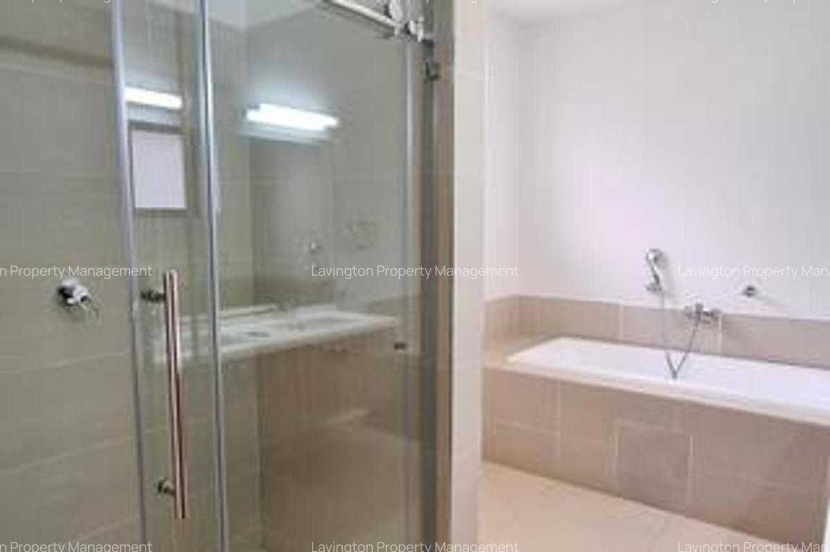 5 Bed Townhouse with En Suite at Lavington Green - 11