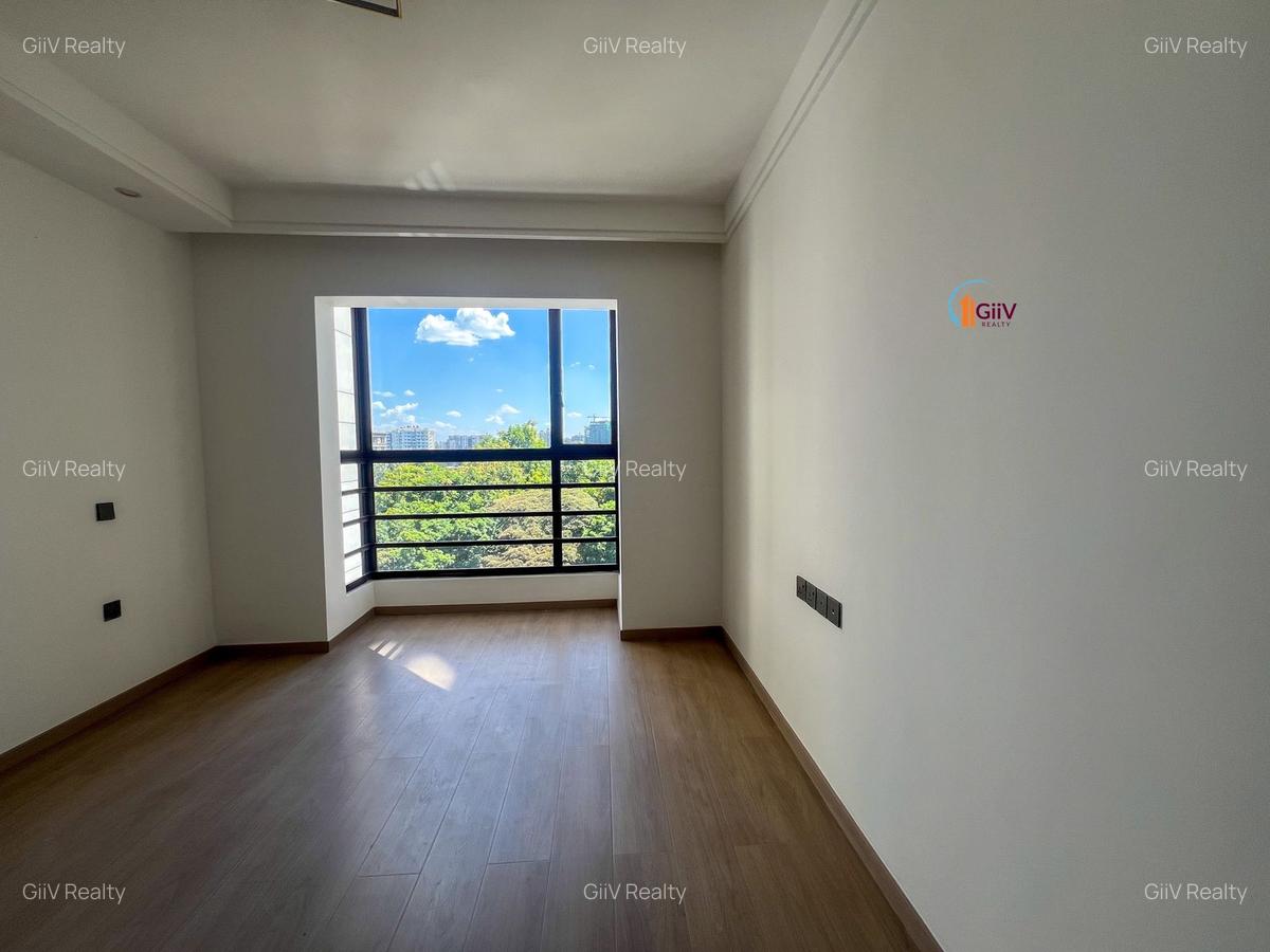 2 Bed Apartment with Swimming Pool in Riverside - 7